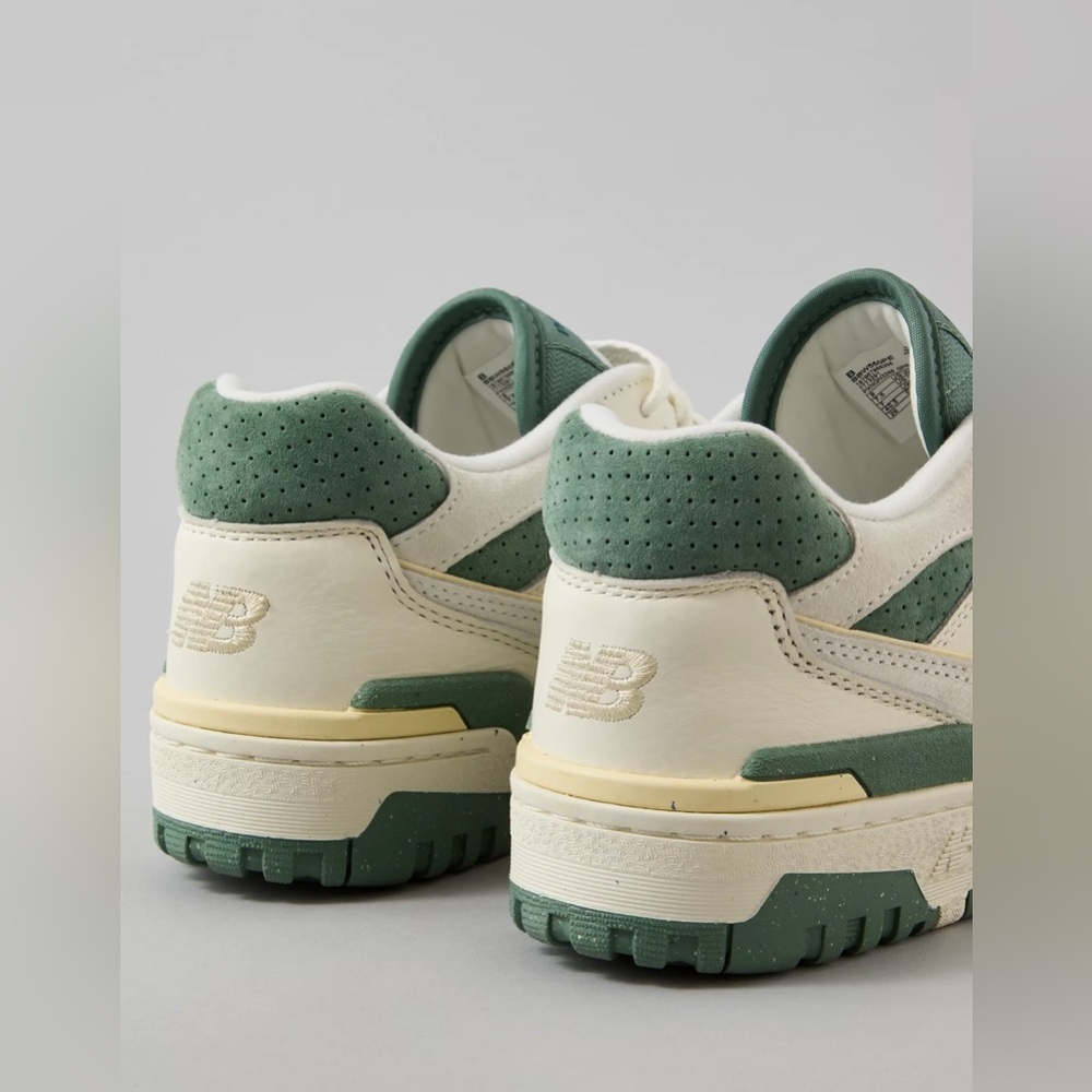 NWT • New Balance • Green 550 Sneaks • Size 6.5 Men/8 Women • 💚🤍 - Picture 6 of 16